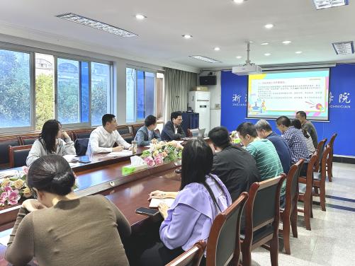 10月(yuè)11日(rì)，教育教學督導室組織召開(kāi)2023學期第一(yī)學期督導組長(cháng)工(gōng)作(zuò)會(huì)議(yì)暨十月(yuè)專項督查工(gōng)作(zuò)會(huì)議(yì)，對(duì)專項督查整改情況“回頭看(kàn)”、學期教學督導和(hé)教研工(gōng)作(zuò)、學生(shēng)流失情況專項督查進行(xíng)探討(tǎo)。 (2)